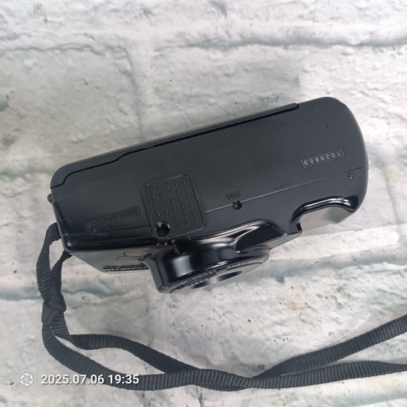 Olympus Infinity Zoom 210 35mm Film Camera Point Shoot Flash Japan UNTESTED a12 - Picture 4 of 4